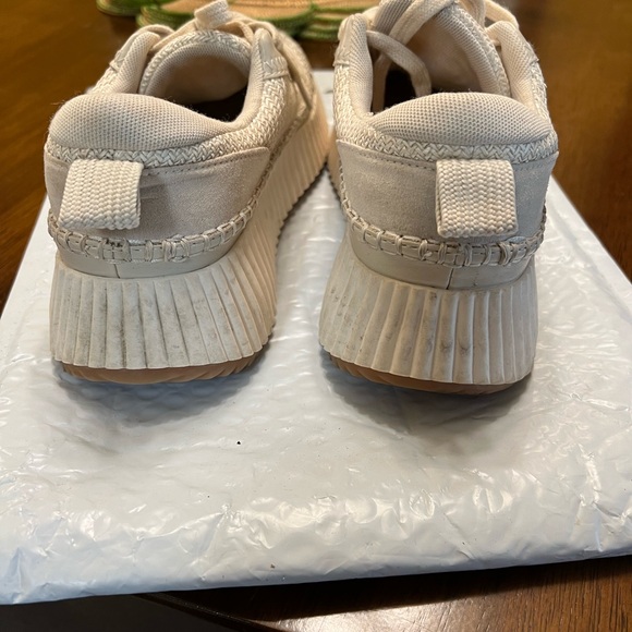 Dolce Vita Cream Chunky Platform Sneakers - Picture 3 of 12